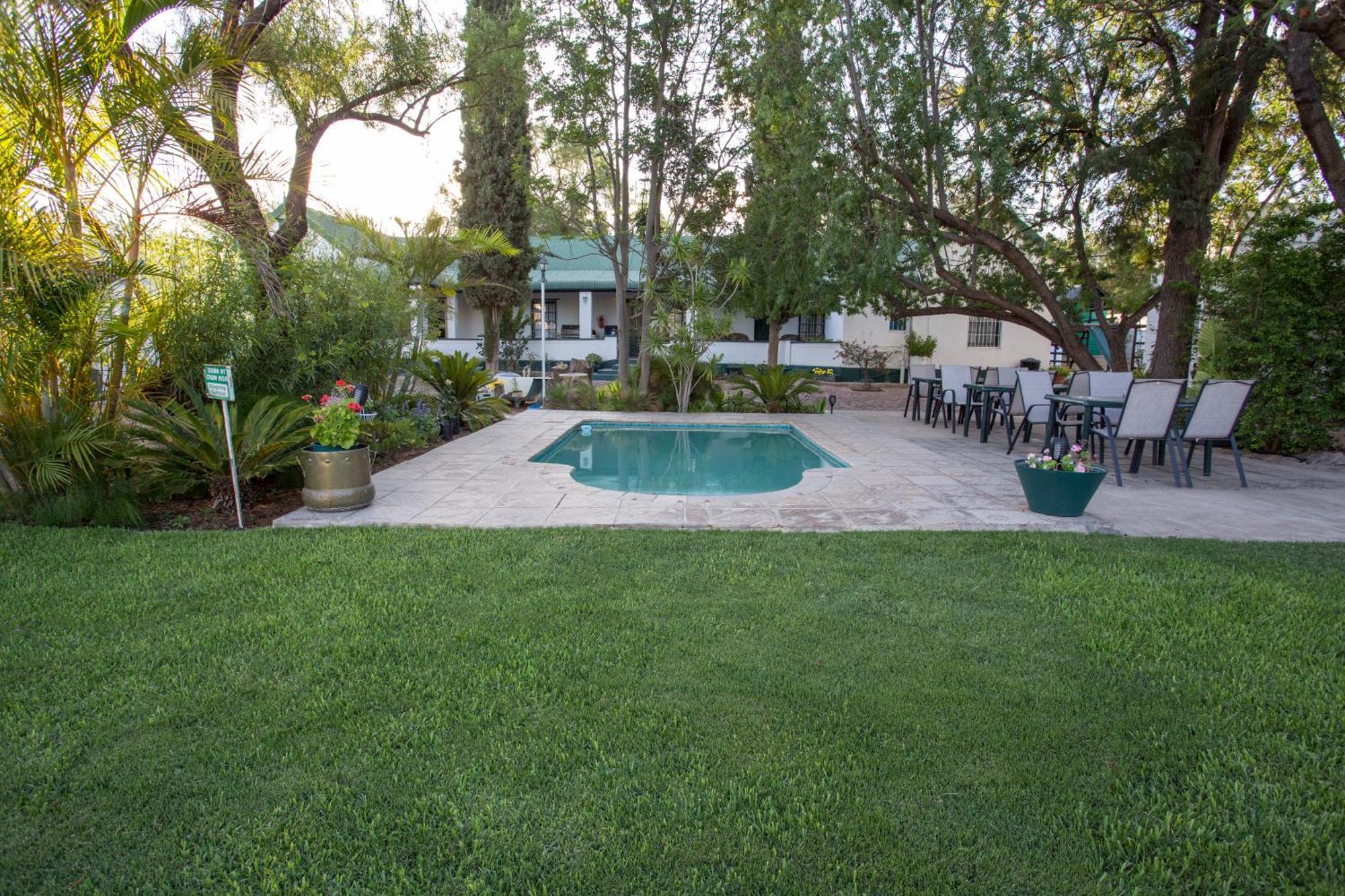 Steytlerville Royal Hotel Bagian luar foto