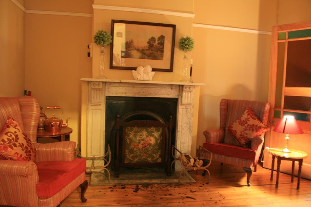 Steytlerville Royal Hotel Bagian luar foto