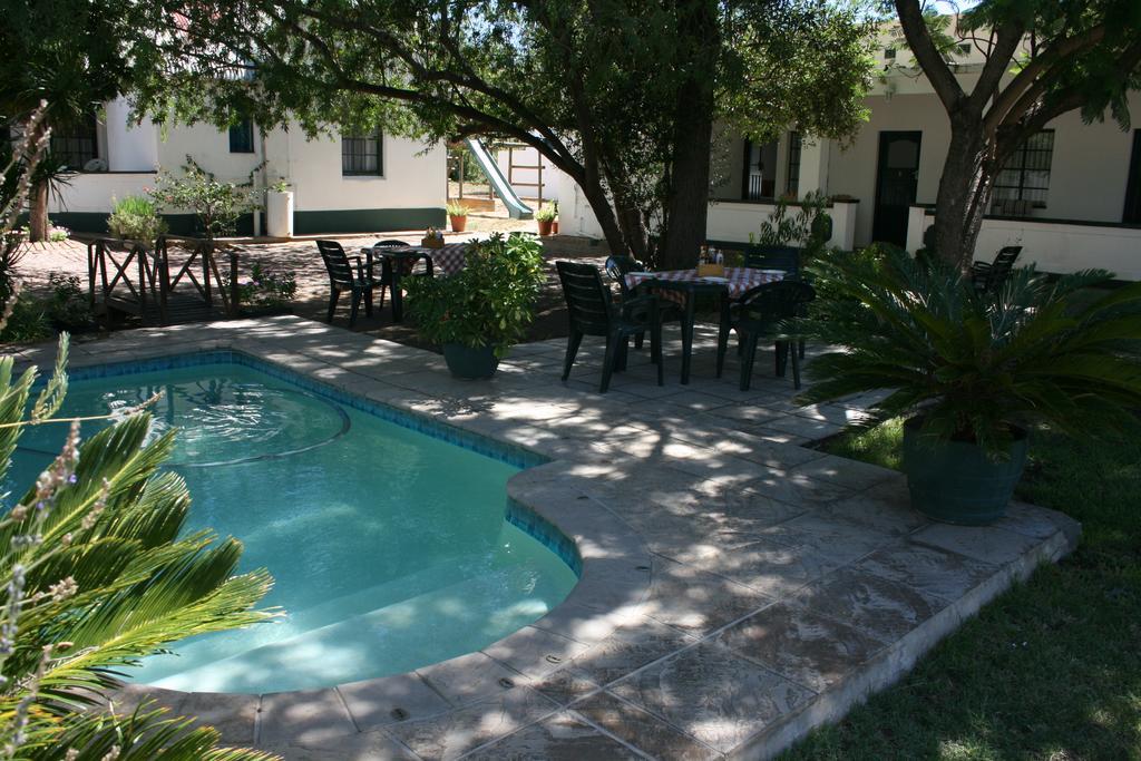 Steytlerville Royal Hotel Bagian luar foto
