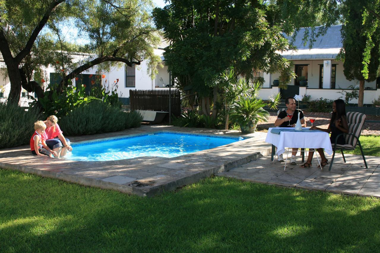 Steytlerville Royal Hotel Bagian luar foto
